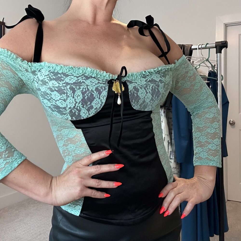 Wheels and Dollbaby Jewel bardot Top- Size Small - Picture 4 of 5